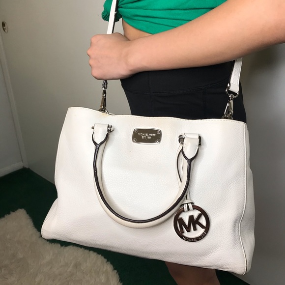 Leather bag. - Picture 2 of 16